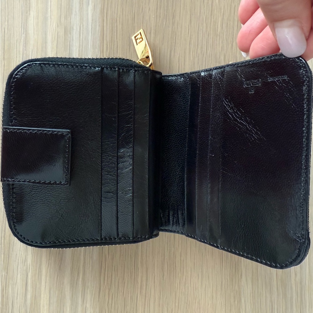 Fendi- Authentic Rare Vintage Leopard Print and black leather  Zip Wallet - Picture 10 of 12